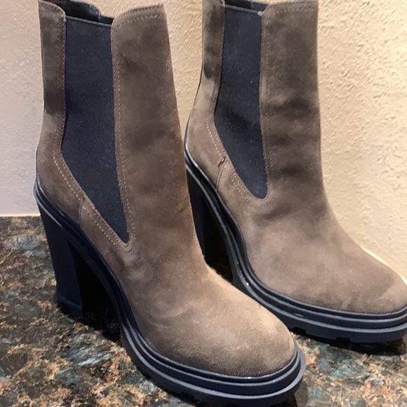 Marc Fisher Ramiro Heeled Chelsea Bootie Olive green NEW 7.5 - Picture 2 of 7